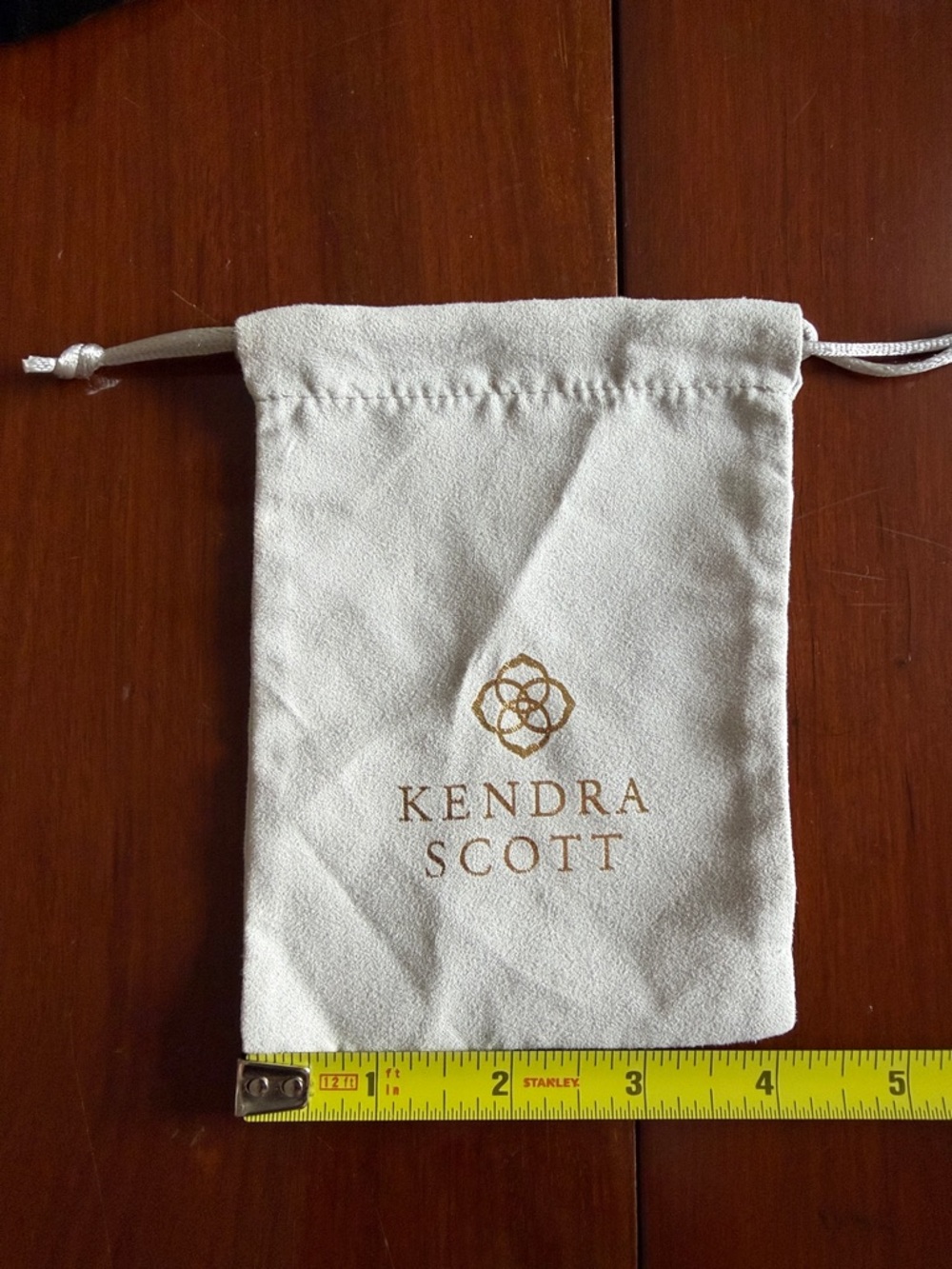 Kendra Scott Ivory Drawstring Jewelry Pouch with Gold Logo velvet 5.5”x 4.25”